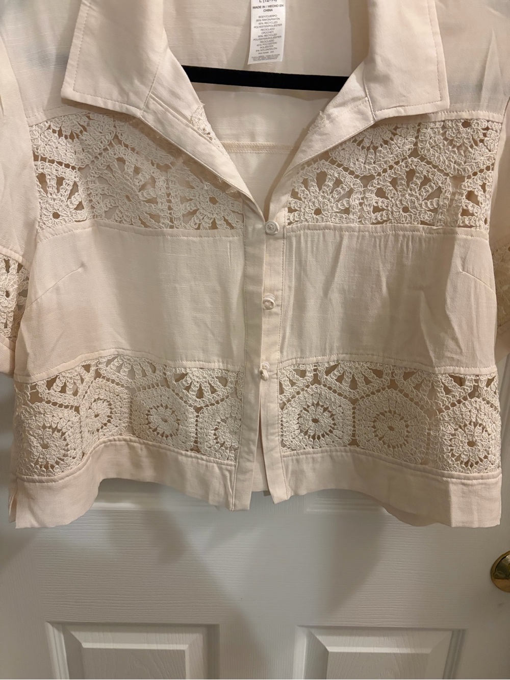 Time and Tru Cream Crochet-Panel Button-Front Camp Shirt - Picture 2 of 6